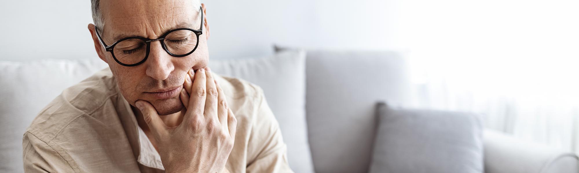 What Are the Signs of Unhealthy Gums?